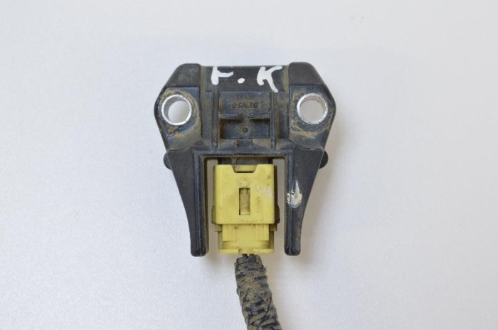 Senzor de impact st&acirc;nga față SUBARU OUTBACK BL, BP 2009 OEM: 98231AG020 2096451