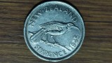 Noua Zeelanda - moneda de colectie exotica - 6 pence 1945 argint - George VI -foarte frumoasa, pasarea Huia !