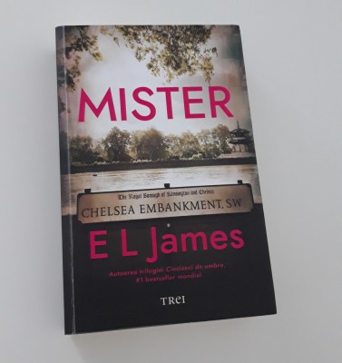 E L James Mister foto