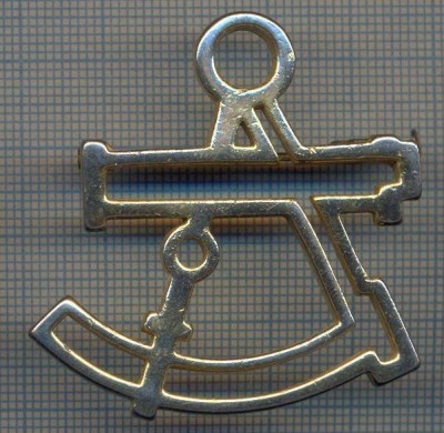 AX 51 INSIGNA MILITARA-INSTRUMENT DE CALCUL ARTILERIE ? MASONIC?-PT.COLECTIONARI foto