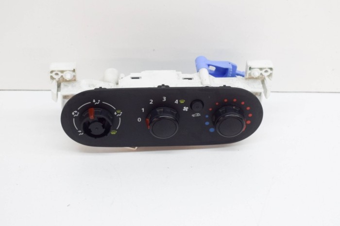 Modul de climatizare OPEL VIVARO Furgon 2016 OEM: E1093050,T1032614F | 15235742