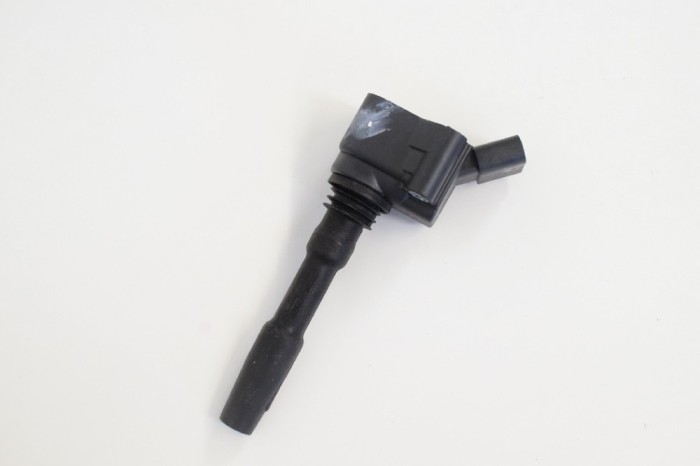 Bobina de inducție de &icirc;naltă tensiune VW TOUAREG CR7 2018 OEM: 06H905110G | 11548206