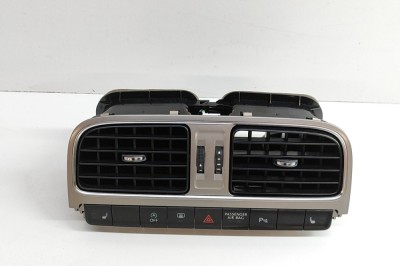 Gura de ventilație planșa de bord VW POLO 6R, 6C 2017 OEM: 6C0819728A,6RF819728,6C0819728 | 30762488 foto