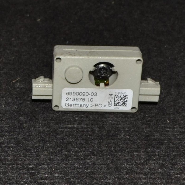 Amplificator de antena BMW X3 E83 2006 OEM: 6990090 2156015