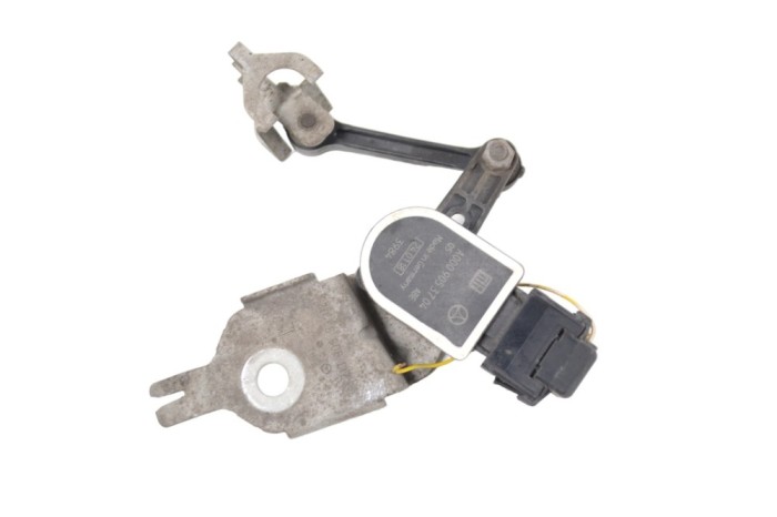 Senzor de nivel &icirc;nălțime st&acirc;nga față MERCEDES-BENZ C W205 2015 OEM: A2139053302,A0009053704 21702719