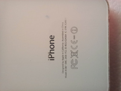 Iphone 4S model A1387 alb Defect foto