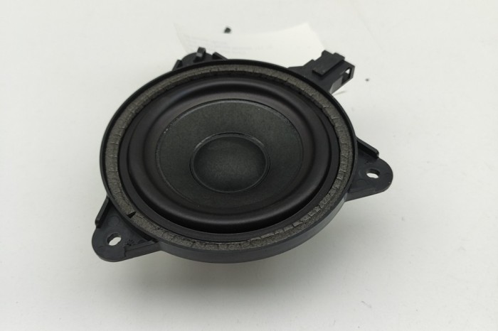 Difuzor ușă st&acirc;nga spate AUDI Q3 F3 2021 OEM: 83A035709 | 31716081