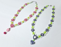 Reducere ! Coliere si seturi florale pentru 8 martie , handmade unicat