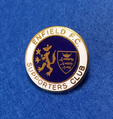 Insigna metalica fotbal - ENFIELD FC (Anglia) foto