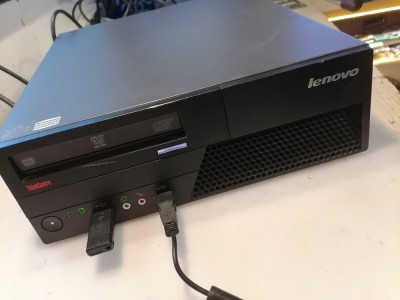 unitate pc LENOVO intel core2duo E8400 , 4 gb ddr3 , 250 gb hdd , intel video ,functionala foto