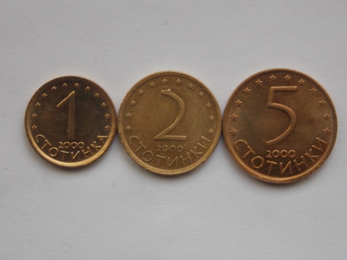 LOT 3 MONEDE DIFERITE-1,2,5 STOTINKI 2000 BULGARIA