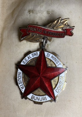 Insigna Fruntas in Productie varianta stea emailata medalion dublu foto