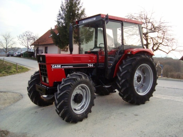 Tractor Case international 744