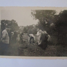 Fotografie colectie 89 x 63 mm cu militari nazisti la munca campului 1941