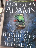 The ultimate hitchhiker&#039;s guide to the galaxy - Douglas Adams