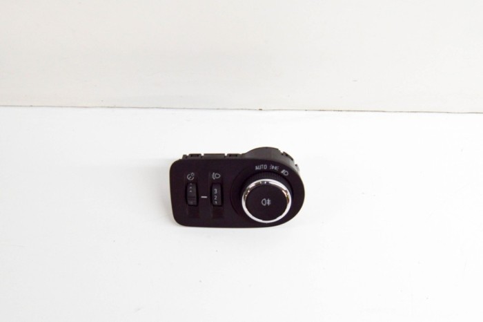 Modul de control comutator faruri OPEL Crossland X P17 2020 OEM: 39208052,17036103 17220415