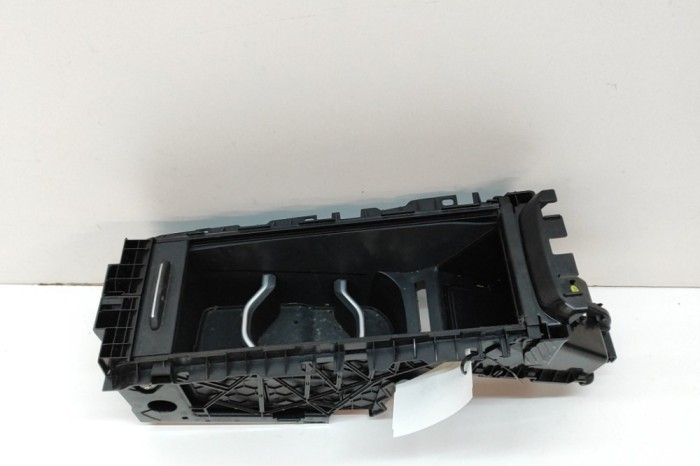 Suport de pahar VW ID.4 E21 2021 OEM: 11A863071A,11A947145B 22322729