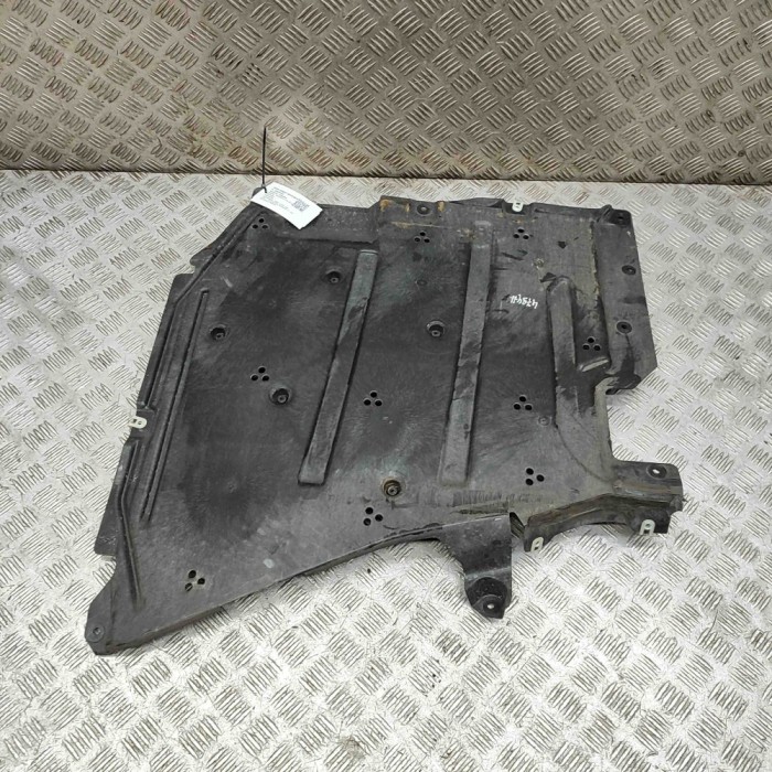 Scut motor st&acirc;nga spate BMW 3 G20, G28 2024 OEM: 7435569