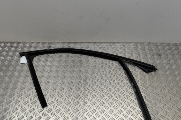 Bandou superior ușă dreapta față BMW X1 F48 2017 OEM: 7362238,51337362238 23506393