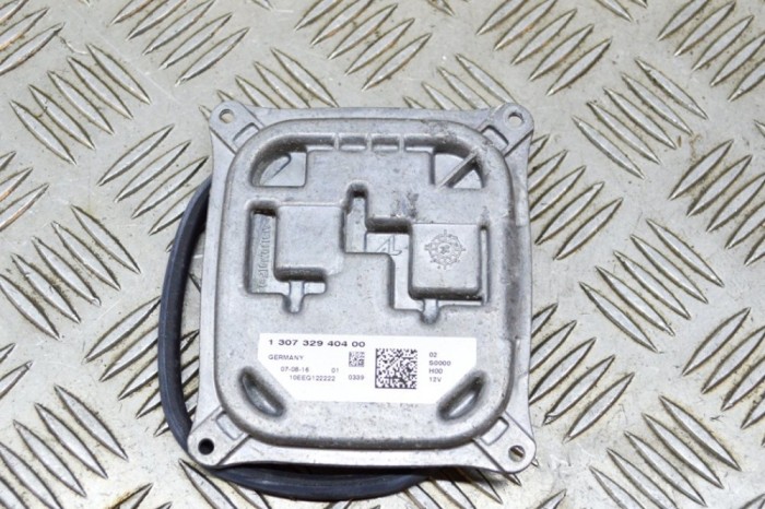 Unitate de control lumini xenon PEUGEOT 308 II 2016 OEM: 130732940400,10EEG122222 13637854