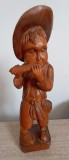 STATUETA DIN LEMN, CIOBANAS MANCAND PORUMB-243556