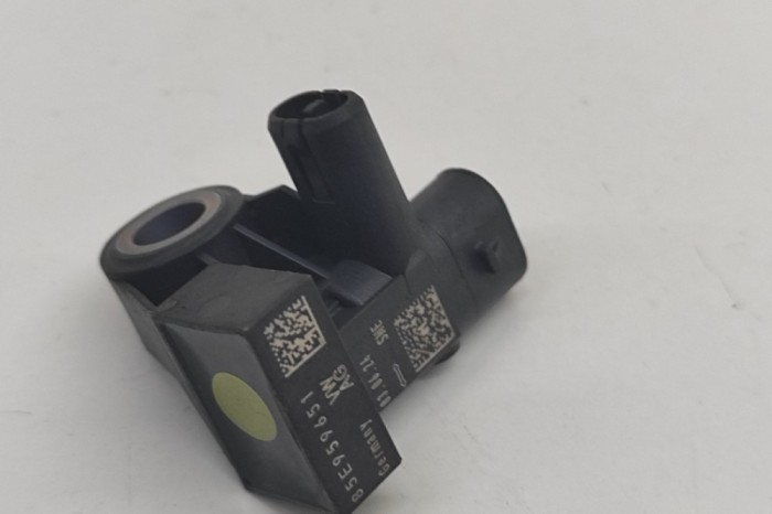 Senzor de impact dreapta față SKODA OCTAVIA IV Combi NX5 2024 OEM: 85E959651 29013404