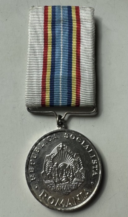 Medalia pentru Servicii Deosebite aduse &icirc;n Apărarea Ordinii Sociale și de Stat