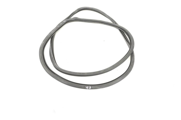 Garnitura ușă st&acirc;nga față PORSCHE CAYENNE 9PA 2008 OEM: 7L0867365G | 12253699