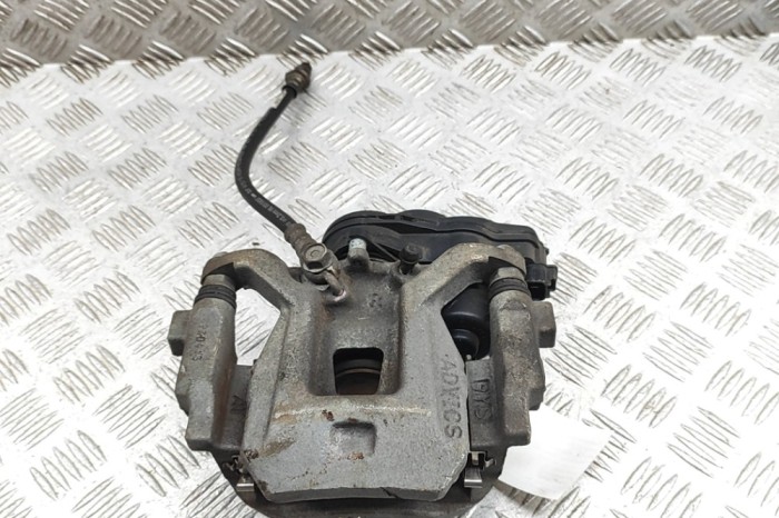 Etrier de fr&acirc;nă dreapta spate LEXUS NX _Z1_ 2020 OEM: 47830-78010 31494636