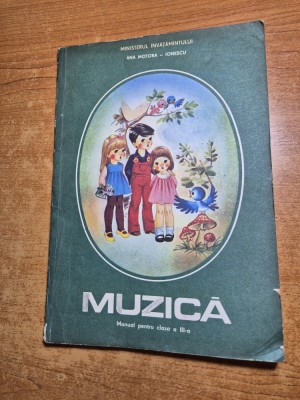 manual de muzica - pentru clasa a 3-a - din anul 1994 foto