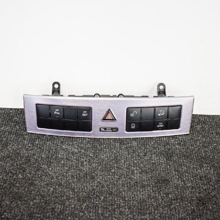 Panou de butoane MERCEDES-BENZ CLC CL203 2010 OEM: A2038700151 | 3602729