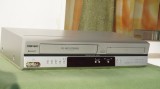 Video recorder VHS combo cu DVD player incorporat Hitachi model DV-PF7E stereo Hi-Fi
