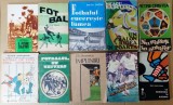 20 vol. eseuri literatura fotbal (Angelo Niculescu, Brian Glanville, Dan Claudiu Tanasescu, Dan Ov. Cristea, Cronicile microbistului, Balonul rotund)