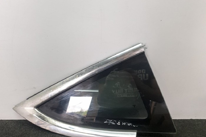 Geam lateral dreapta spate TESLA MODEL 3 2018 OEM: Sedan | 11339804
