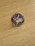 QW9 N 28 - insigna - militar - Fortele aliate din sudul Europei - 50 ani NATO, Europa