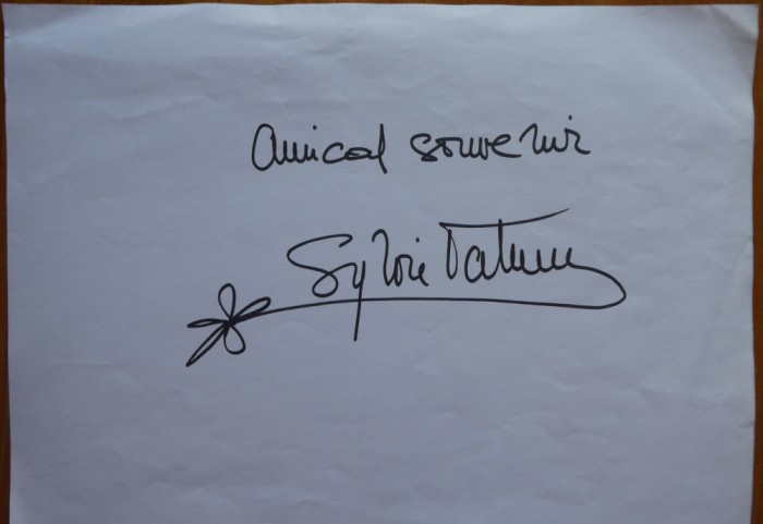 Autograf al actritei franceze Sulvie Vartan