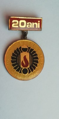 M3 K 85 - Insigna - tematica comunism - ICSITEE - 20 ani - 1967 - 1987 foto