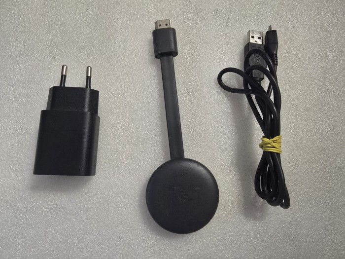 Chromecast Google 3rd Gen. Model NC2-6A5-1600 Portable Media Streamer