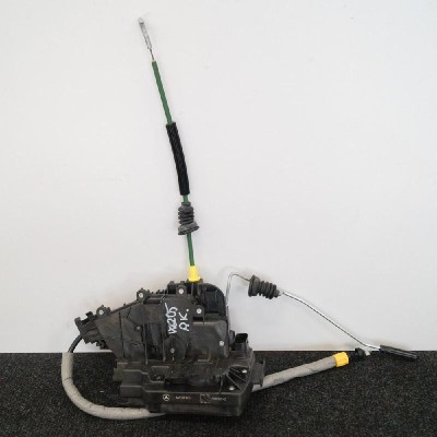 &amp;Icirc;ncuietoare ușă st&amp;acirc;nga față MERCEDES-BENZ C W205 2016 OEM: A2220063999A0997202100 2339164 foto