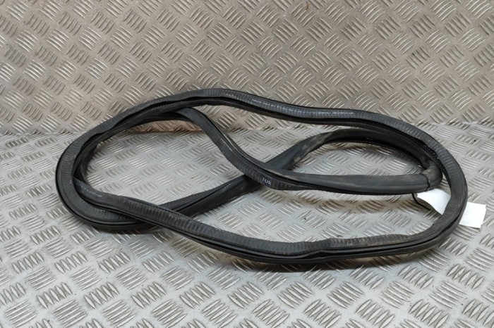 Garnitura ușă dreapta față PORSCHE PANAMERA 971 2018 OEM: 971831722 | 30620071