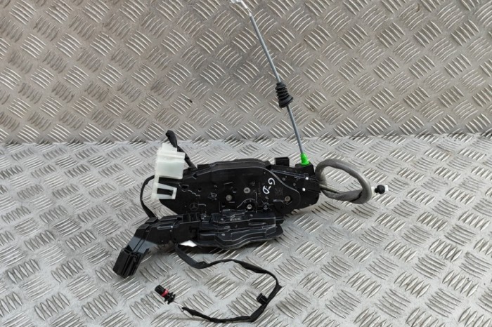 &Icirc;ncuietoare ușă dreapta spate MERCEDES-BENZ CLA Coupe C118 2024 OEM: A0997303701,A1770032999 31045374