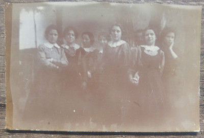 Eleve scoala de fete romaneasca, sfarsit de secol XIX// fotografie foto