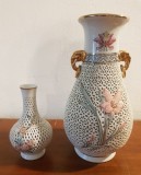 DOUA VAZE DECORATIVE DIN PORTELAN TRAFORAT-CHINA ANII 80
