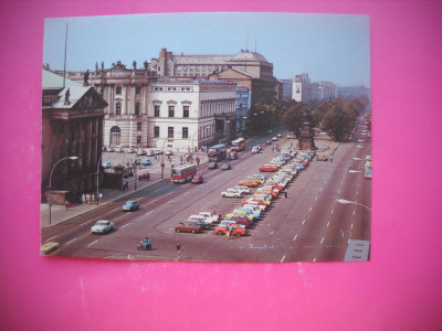 HOPCT 80534 AUTOMOBIL-BULEVARDUL UNTER DEN LINDEN BERLIN GERMANIA-NECIRCULATA foto