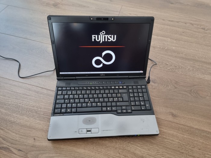Dezmembrez Laptop Bussines Fujitsu Lifebook E782 Livrare gratuita!