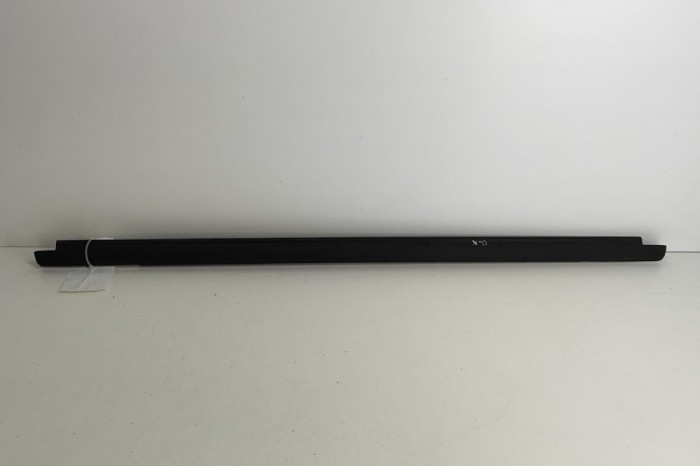 Chedar geam ușă st&acirc;nga spate BMW iX1 U11 BEV 2023 OEM: 9451523 | 28088919