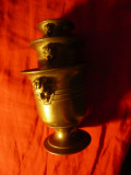 Set 3 pahare cu anse-figuri mitologice , metal bronzat , h=8,5 ;6,5 ;4,5cm