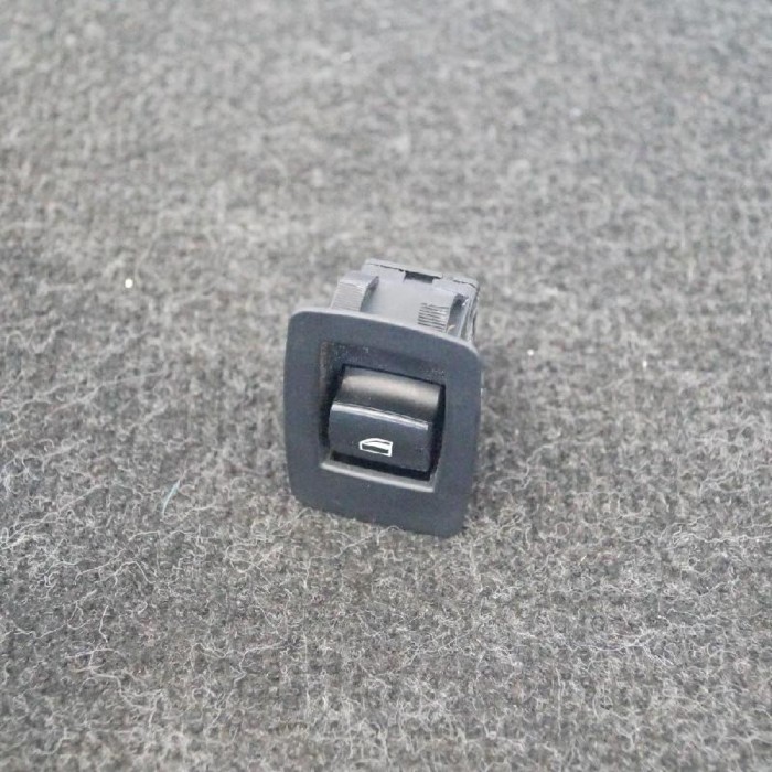 Buton geam ușă dreapta spate BMW 3 E90 2010 OEM: 6945874 2492915