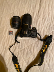 Vand aparat de fotografiat Nikon D3300 + obiective foto