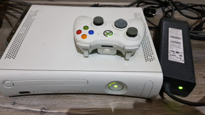 XBOX360 consola XBOX 360 cu mufa HDMI + 1 joc cadou FIFA 17 original foto